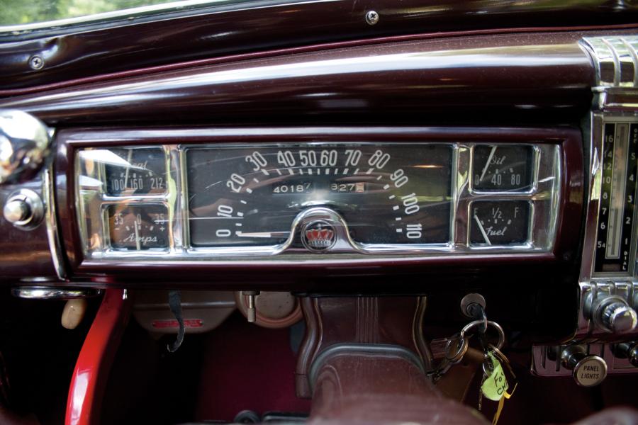  Chrysler Town & Country Sedan Black 1948 года  (фото 10 из 30)